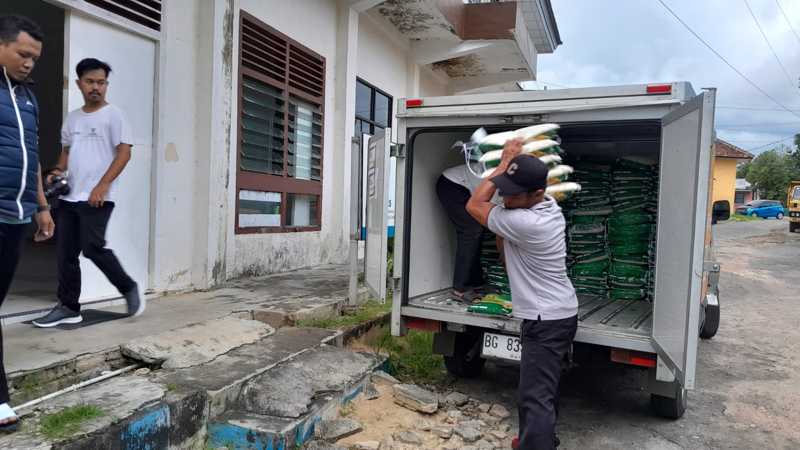 BAZNAS Distribusikan Beras Zakat Fitrah di Seluruh Kabupaten Kota di Bangka Belitung